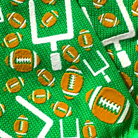 🆕TARA TESHER TEMPTATIONS FOOTBALL OUTDOOR FLAME RESISTANT OVEN GRILL MITTS NWTS - Picture 2 of 3